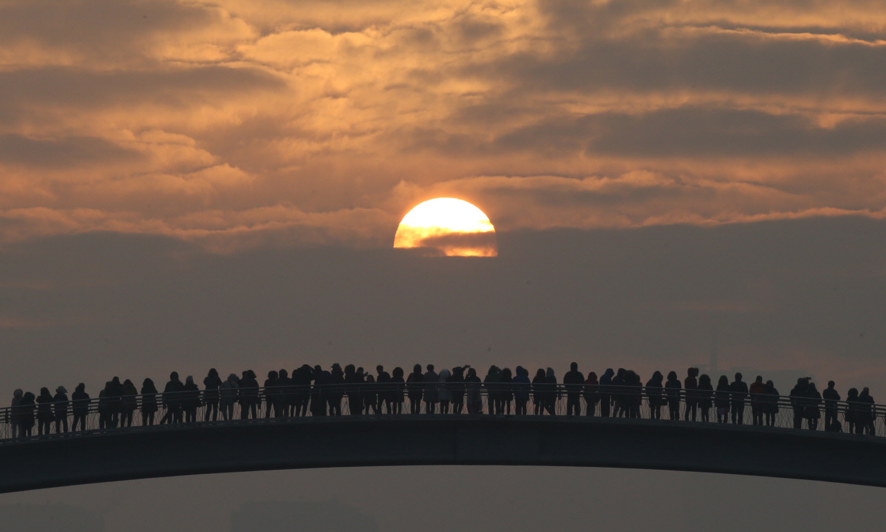 선유교 일출 이미지